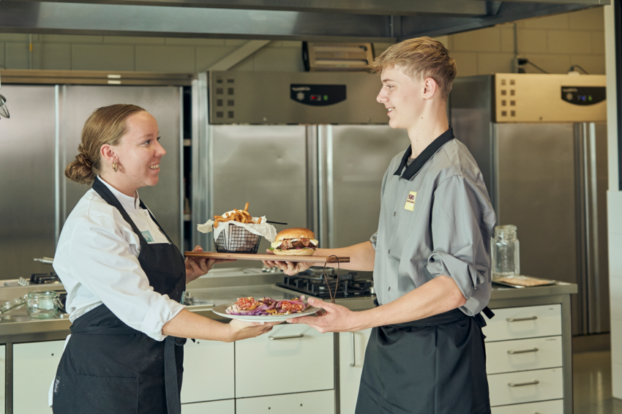 Leven lang Ontwikkelen in de voedingssector: SVO Vakopleiding Food versterkt educatieve invloed met de aankoop van  de Horeca Academie