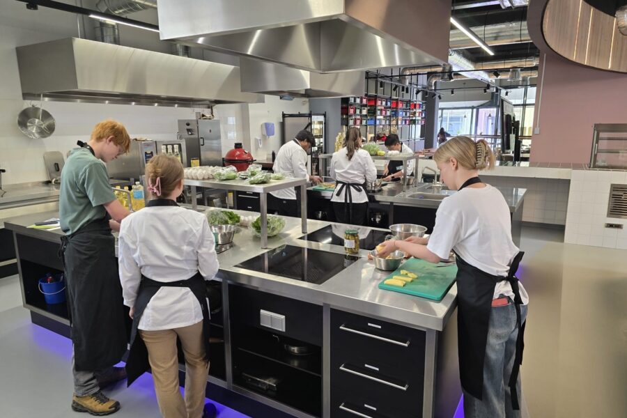 85 nieuwe koksstudenten starten het schooljaar bij Horeca Academie – ook op nieuwe locatie Eindhoven